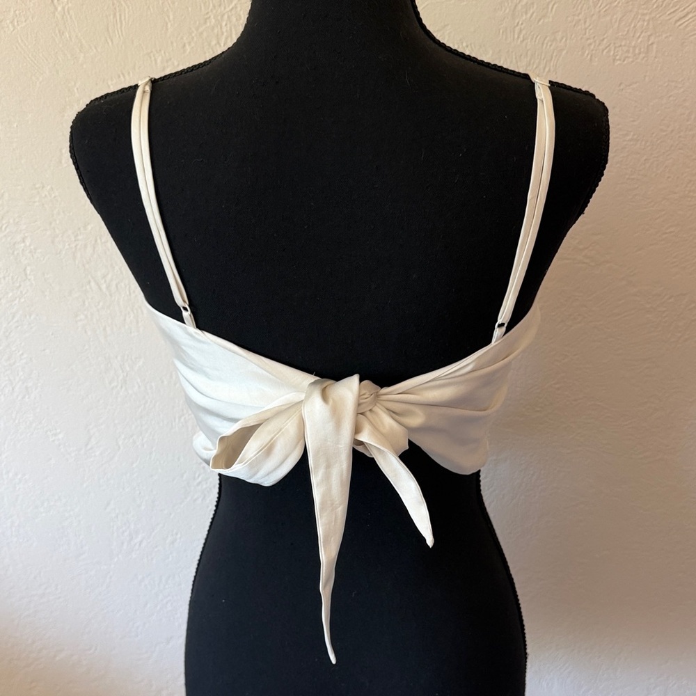 EUC ARITZIA SUNDAY BEST Women’s White Handkerchief Hem Cami Top small - Picture 3 of 4
